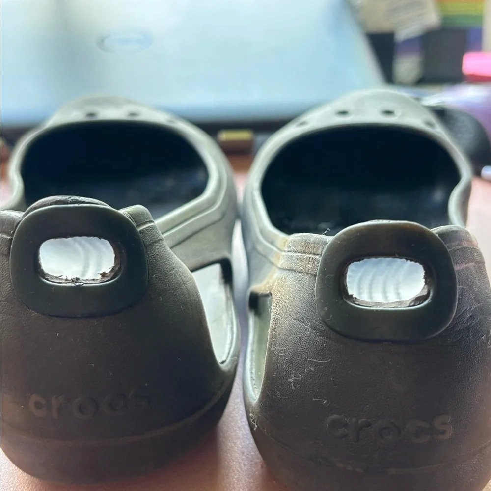 CROCS Slips on Flats Brown size 9 - Picture 10 of 10